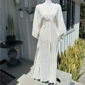 TIA - Tulum style slit long sleeve dress